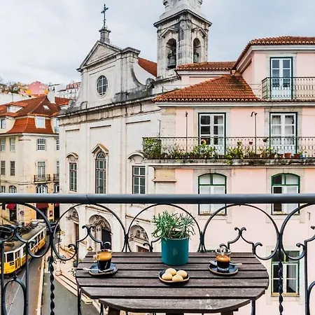 Central With View Of Church And Trams, Balcony Appartamento *